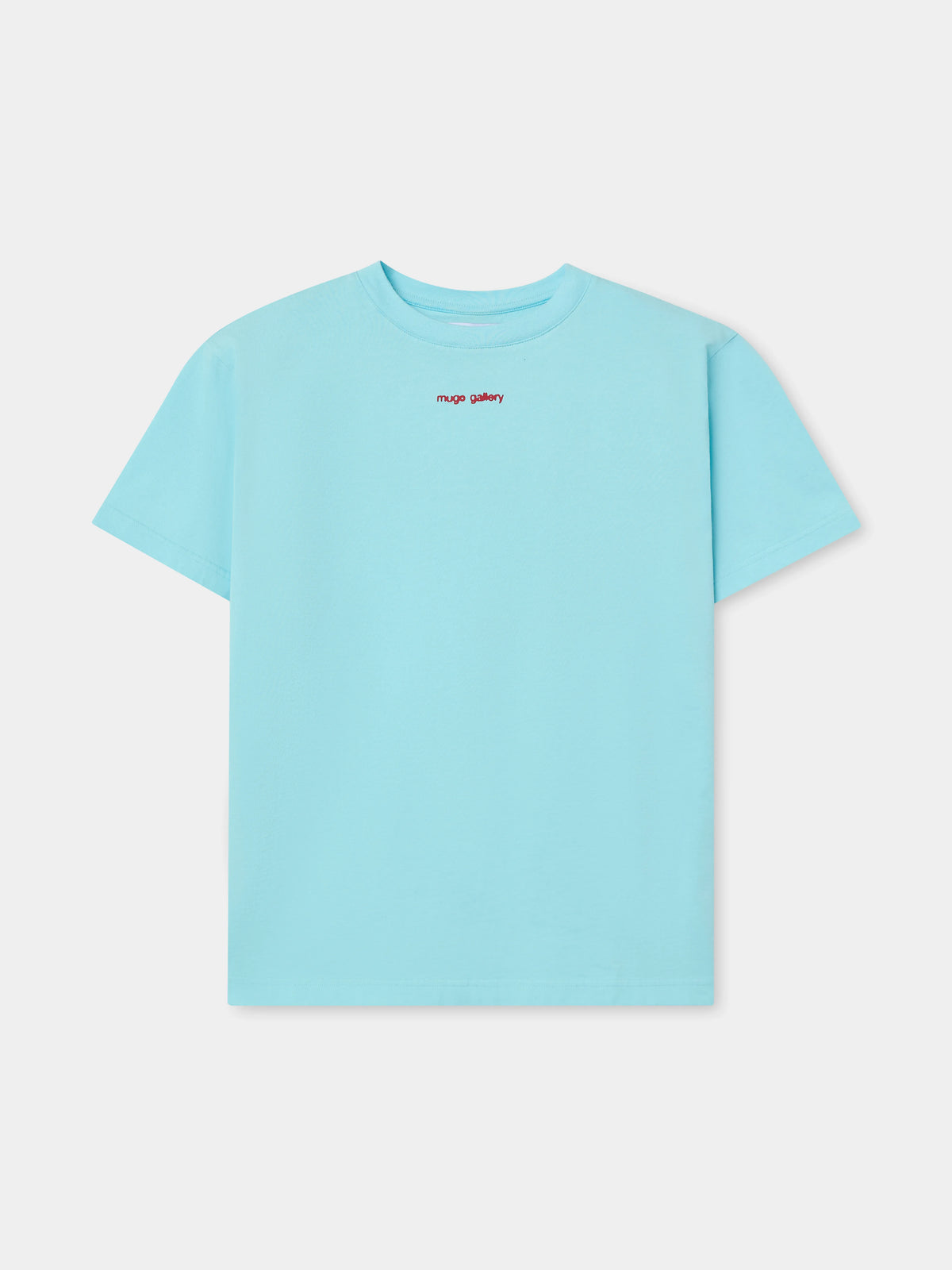 *model-* REGULAR FIT