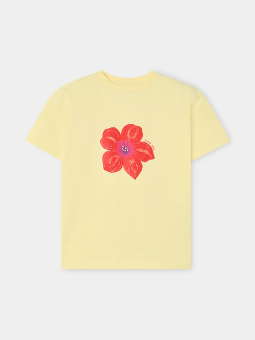 *model-* REGULAR FIT