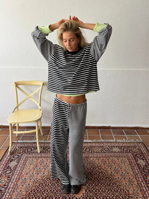 *model-* Model is 169 cm / 5’6"wearing size S