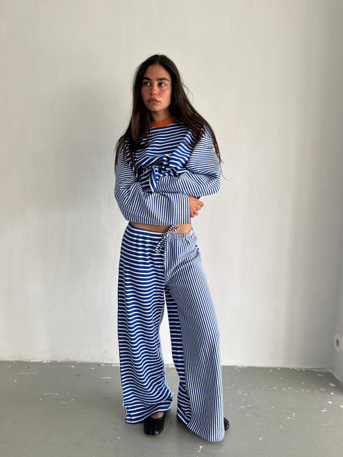 *model-* Model is 169 cm / 5’7"wearing size S