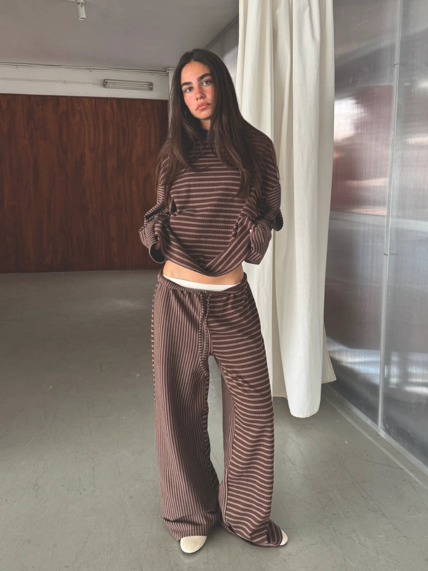 *model-* Model is 169 cm / 5’7"wearing size M