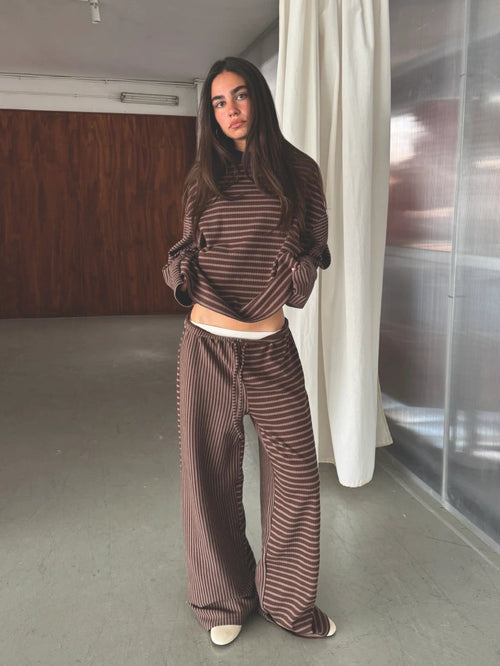 *model-* Model is 169 cm / 5’7"wearing size M