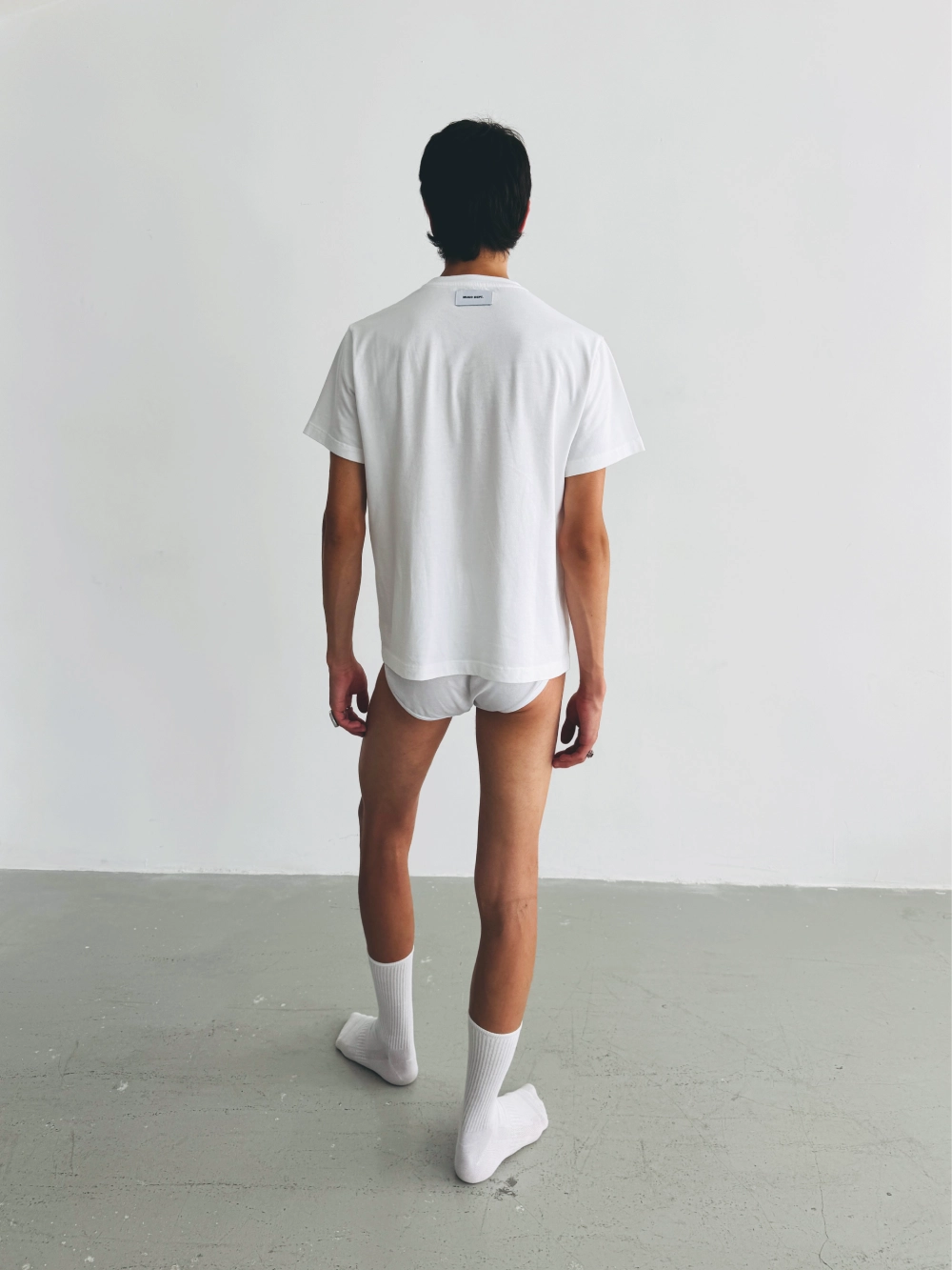 BASIC WHITE REGULAR TEE